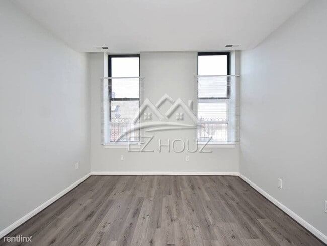 Building Photo - 2419 Greenmount Ave