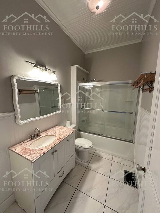 Building Photo - 3 Bedrooms | 2 Bathrooms | Near Anderson U...