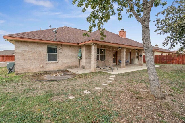 Building Photo - 210 Saddle Blanket