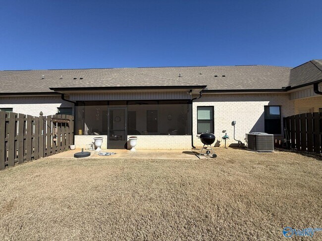 Building Photo - 445 Legend Oak Way SW