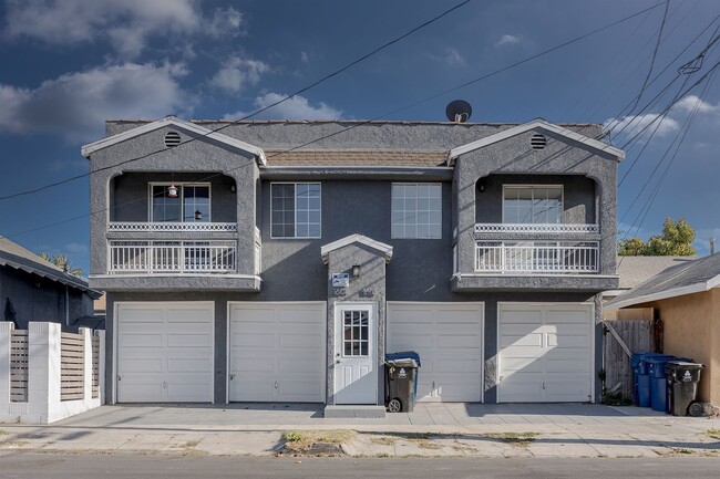 Building Photo - Beautiful 1BR 1BA Unit with Attached 1-Car...