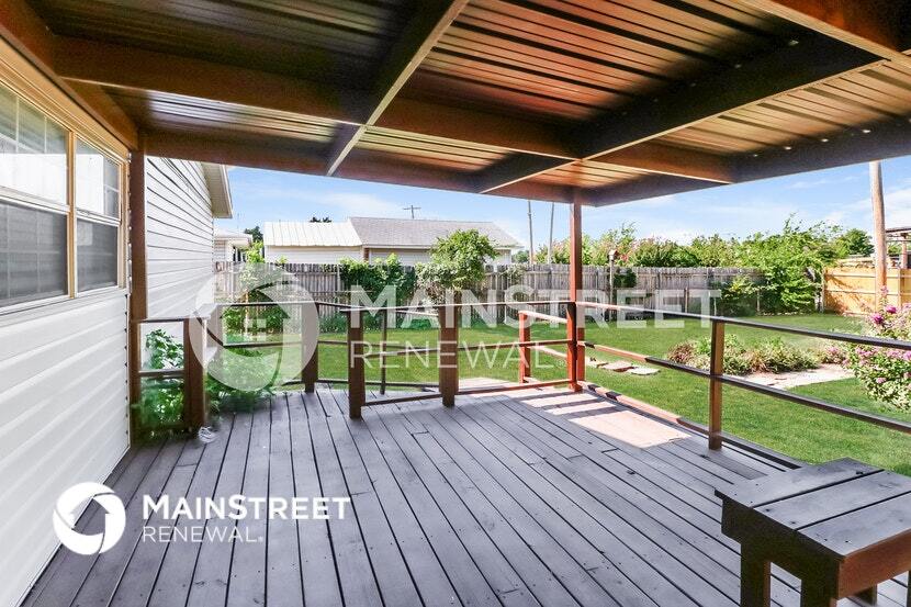 Building Photo - 1119 Elmhurst St