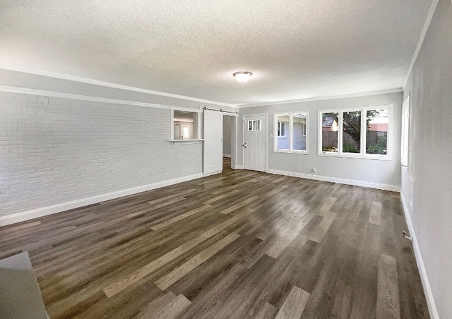 Building Photo - 8040 Goldenrod Ct