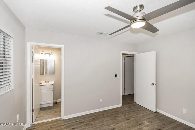 Building Photo - 8516 Bermuda Rd