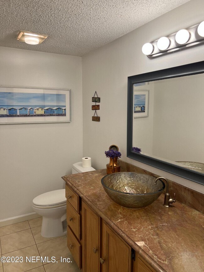 Building Photo - 7 Cove Rd