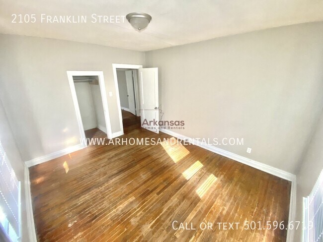 Building Photo - 2105 Franklin St