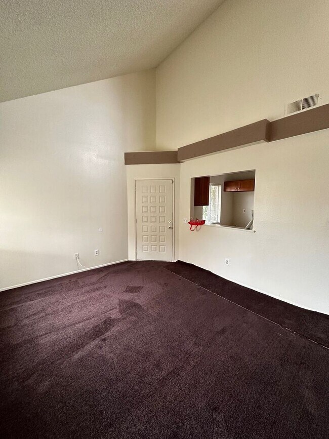 Building Photo - Your Next Home Awaits in Moreno Valley!