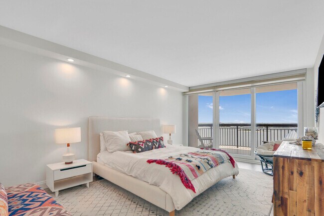 Building Photo - 5380 N Ocean Dr