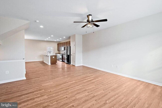 Building Photo - 1549 Wilmer Park Ln