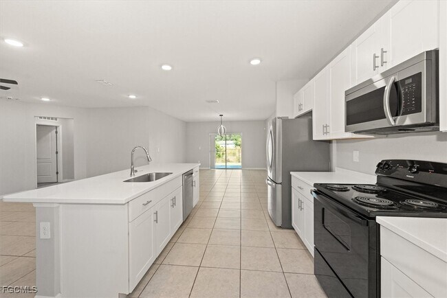 Building Photo - 2612 51st St SW