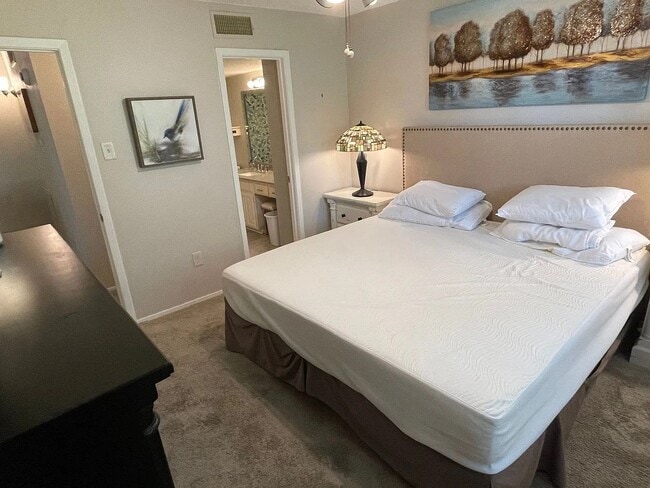 Building Photo - 891 Dublin Dr