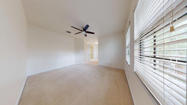 Building Photo - 235 Chrystie Cir