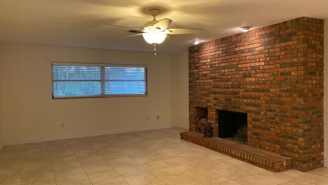 Building Photo - Private Siesta Key Retreat Minutes from World-Famous Beach