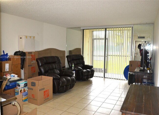Building Photo - 8005 SW 107th Ave