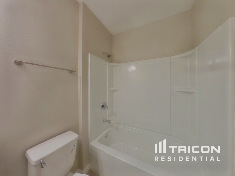 Building Photo - 232 Garnet Ave