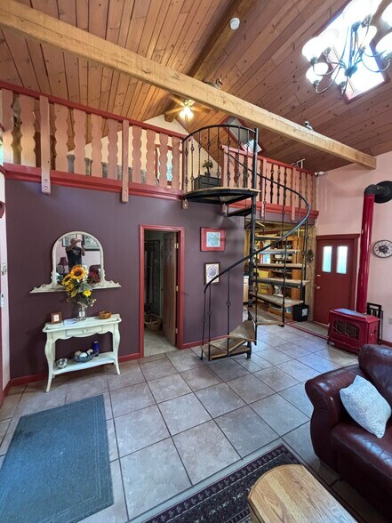 Bathroom entrance - 4045 Caribon St