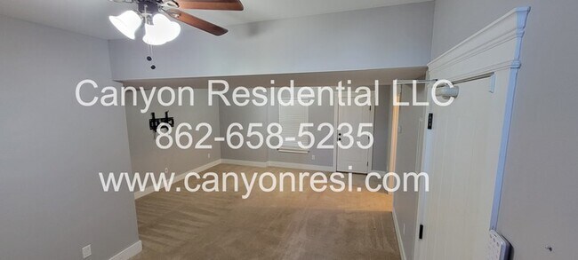 Building Photo - Nice Sized 4 Bed 3 Bath home in great location!