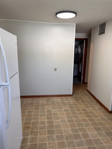 Building Photo - 115 3rd St