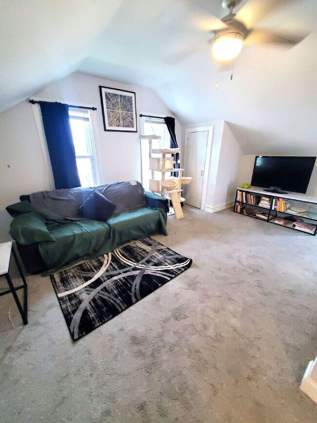 Building Photo - Charming 1-Bedroom in Oaklyn!