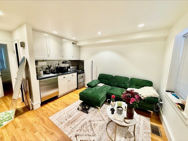 Building Photo - 11 Thacher Ct