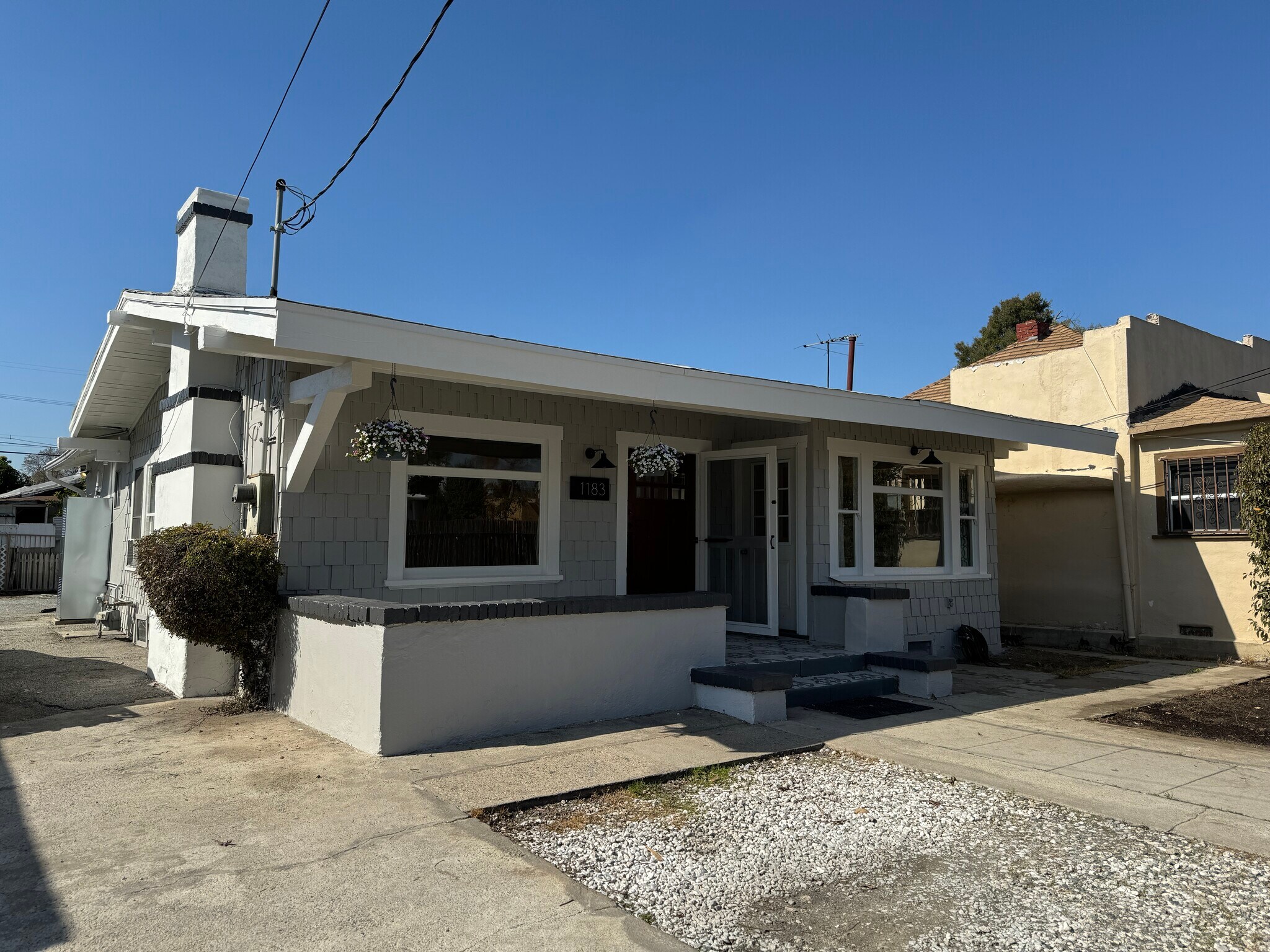 Building Photo - 1183 N Normandie Ave