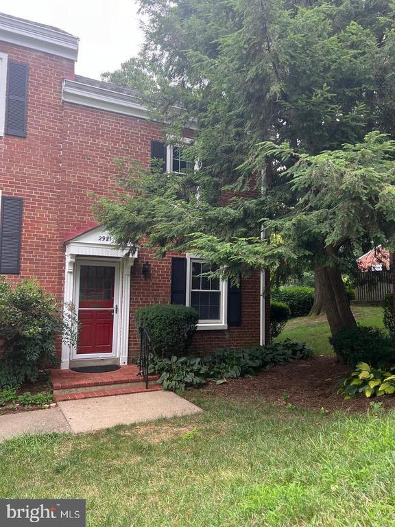 Primary Photo - 2921 S Columbus St