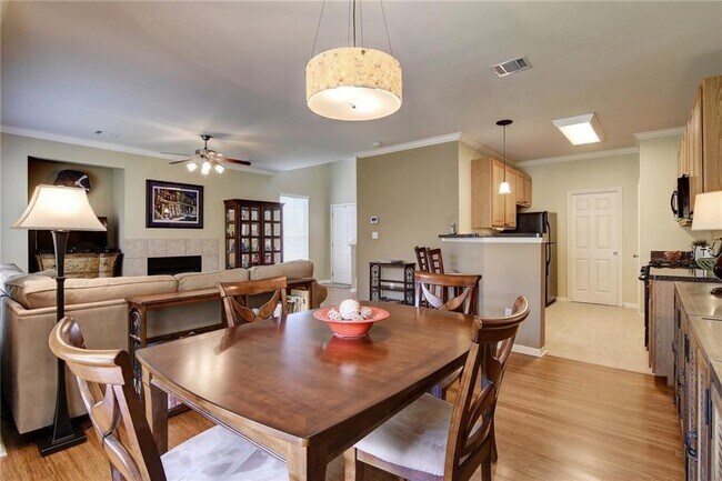 Building Photo - 7500 Shadowridge Run