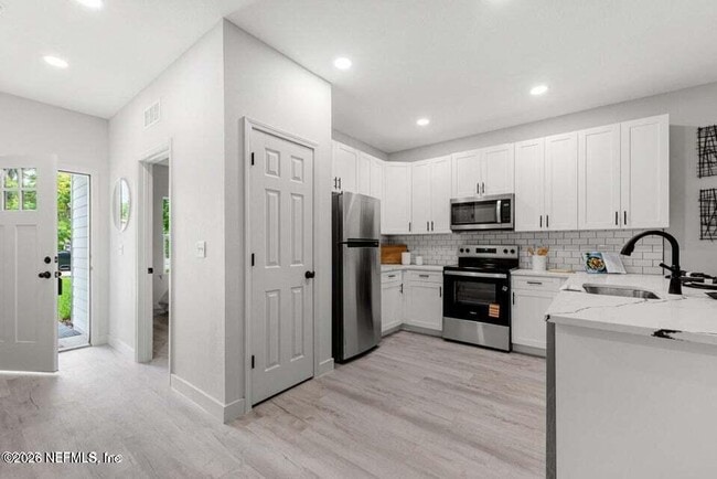 Building Photo - 6020 Bartram Rd