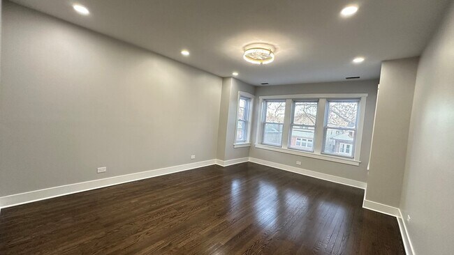 Building Photo - 5226 N Bernard St