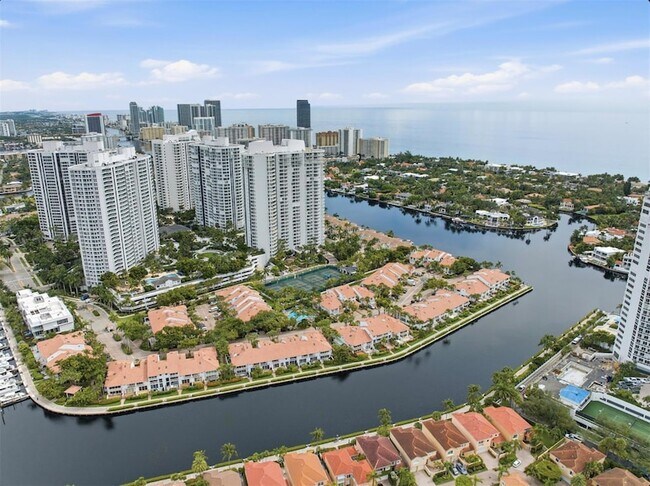 Building Photo - 3675 N Country Club Dr