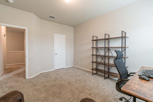 Building Photo - 9427 Somers Bend