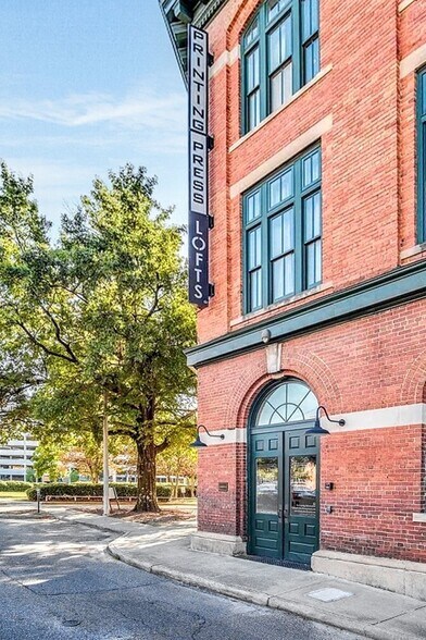 Building Photo - 215 N Court St