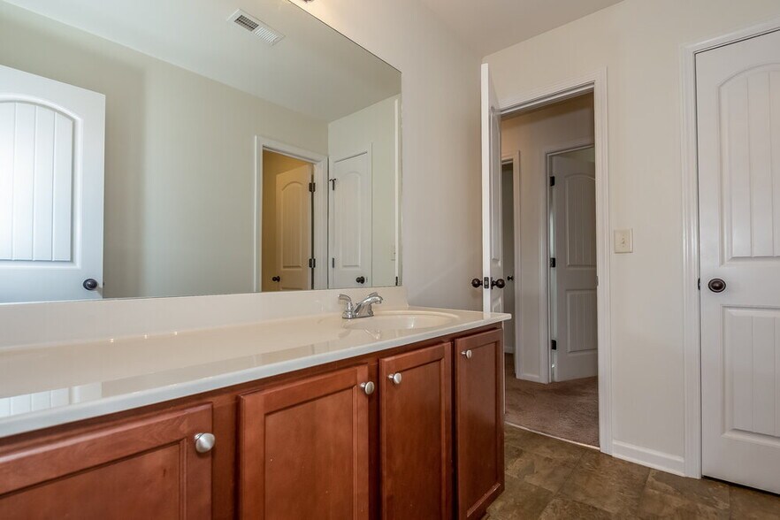 Building Photo - 3563 Walking Stick Way NE