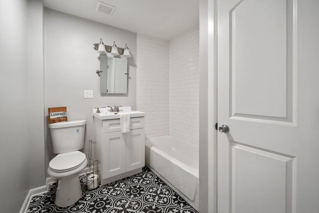 Building Photo - 5944 S Princeton Ave