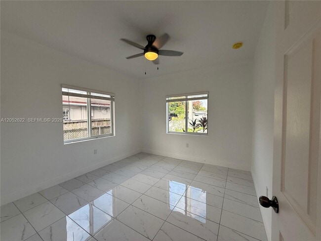 Building Photo - 3025 NW 23rd Ave