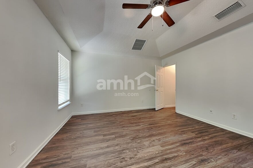 Building Photo - 76251 Long Pond Loop