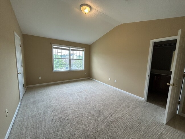 Building Photo - Townhouse for Rent