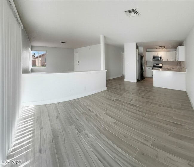 Building Photo - 6779 Pine Valley Dr