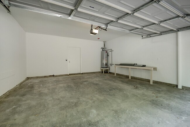 Building Photo - 6725 Belmont St