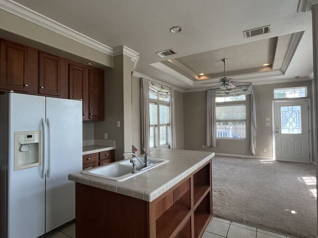 Building Photo - 47 Freedom Dr