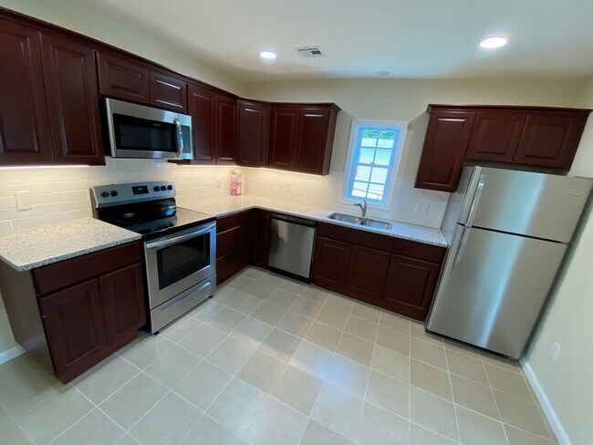 Building Photo - 1175 Willow St