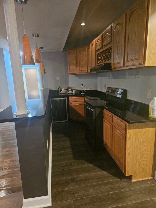 Building Photo - 2604 Somerton Ct