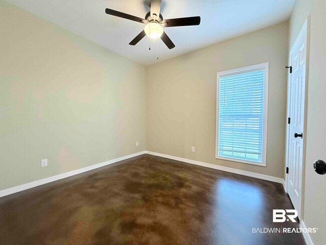 Building Photo - 33071 -B Stables Dr