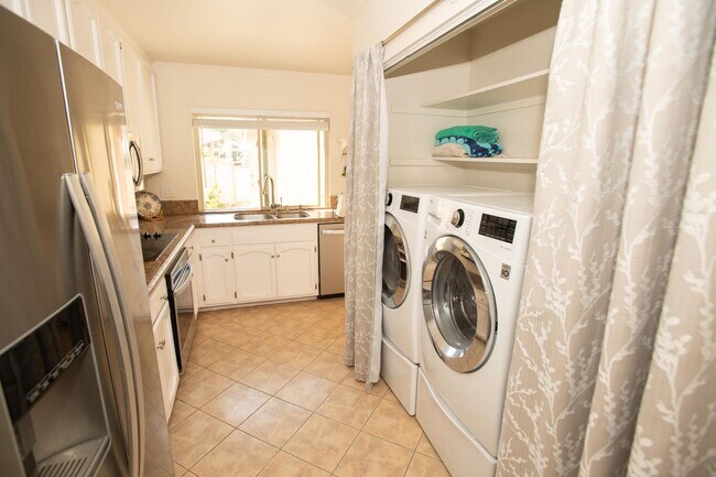 Building Photo - Great Townhome located in the 4S ranch next to Westwood elementary