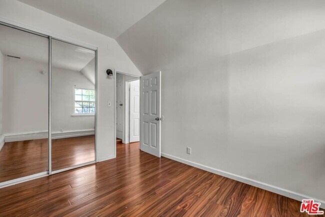 Building Photo - 7318 W 88th St