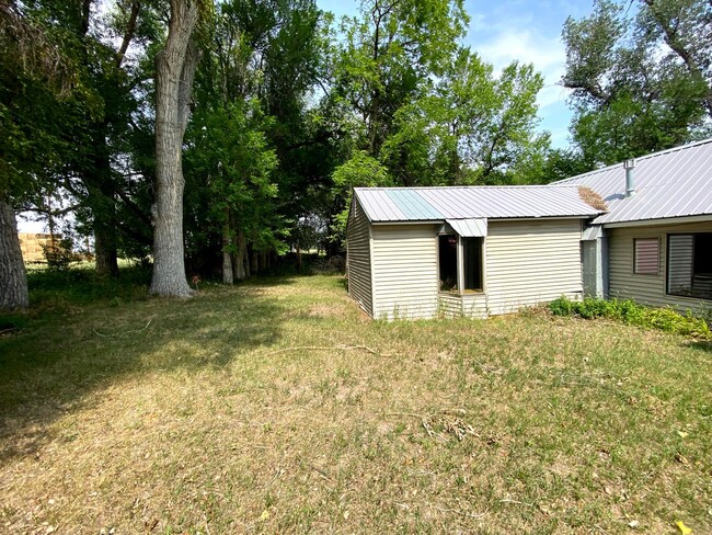 Building Photo - 3 Bedroom 1 Bath Rural Home Just South of ...