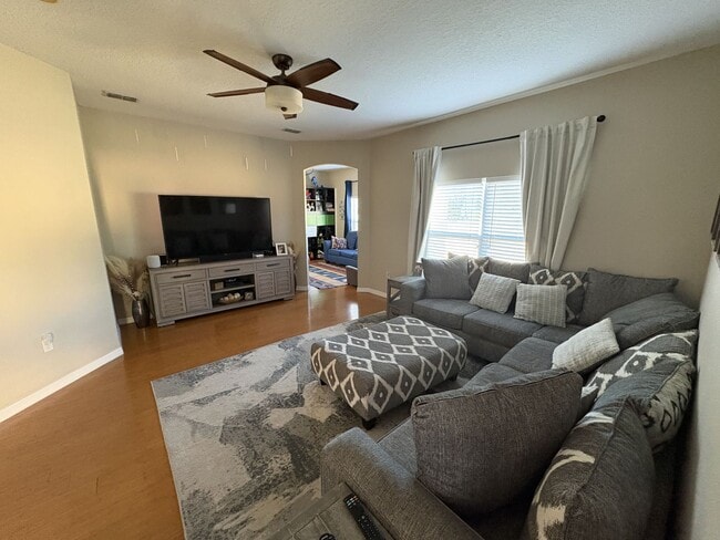 Building Photo - Florida Living Starts Here — Gated, Single-Story, Move-In Ready May 1!