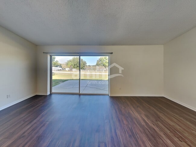 Building Photo - 1037 Sandhill St