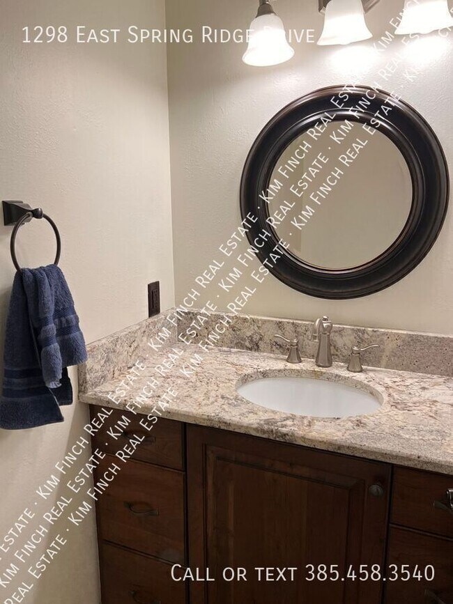 Building Photo - 1298 E Spring Ridge Dr