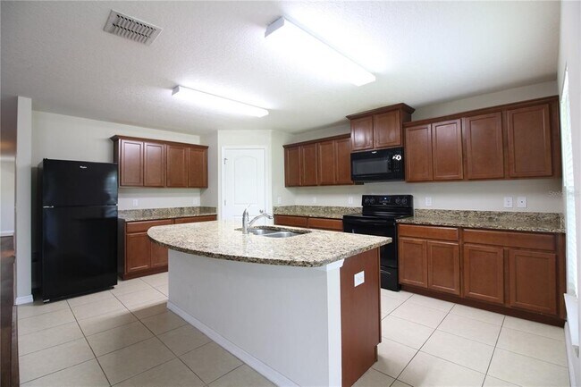 Building Photo - 5509 Superior Dr